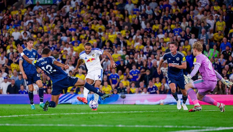 Leeds United v Newcastle United, Premier League GOAL 1-0 Leeds United midfielder Ao Tanaka (22) scores a goal to make the score 1-0 during the Premier League match between Leeds United and Newcastle United at Elland Road, Leeds, UK on 14 September 2026. Editorial use only DataCo restrictions apply See www.football-dataco.com , Copyright: xSimonxDaviesx PSI-24881-0085