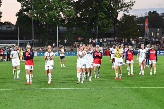 Schlussjubel, Jubel, jubeln, Freude, cheers, FC Bayern Muenchen Frauen, München, Bayer 04 Leverkusen - FC Bayern Muenchen 2-3 Fussball Google Pixel Bundesliga der Frauen Saison 2026 2027, 4.Spieltag, Spieltag4, matchday4, am 14.09.2026 im Ulrich Habeland-Stadion Leverkusen, Â