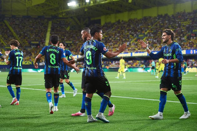 Cucho Hernandez (Real Betis) celebrates after scoring his team˜s second goal during the LaLiga EA Sports match between Villarreal CF and Real Betis Balompie at Estadio de la Ceramica on September 14, 2026 in Villarreal, Spain. -
