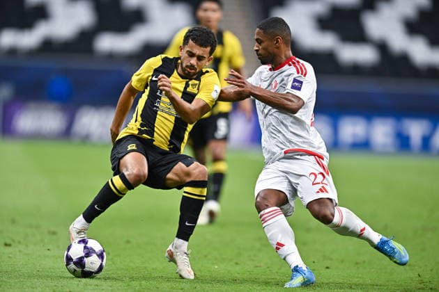September 14, 2026, Al Khor, Qatar: Wesley Said (R) of Al Shamal SC and Ahmed Al Ghamdi (L) of Al Ittihad Club seen in action during the AFC Champions League elite west football match between Qatar s Al Shamal SC and Saudi Arabia s Al Ittihad Club at Al Bayt Stadium. Final score; Al Shamal SC 1 : 1 Al Ittihad Club. Al Khor Qatar - ZUMAs197 20260914_aaa_s197_232 Copyright: xNoushadxVariyattiyakkalx