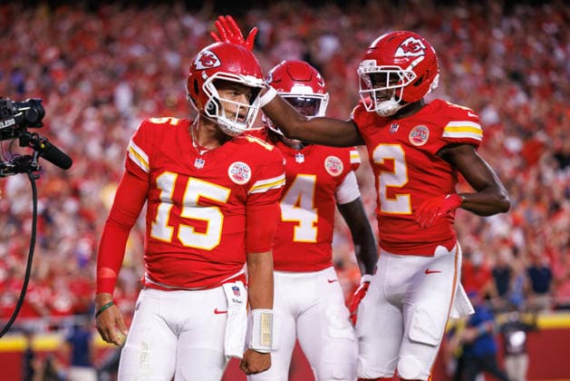 KANSAS CITY, MO - SEPTEMBER 14: Kansas City Chiefs quarterback Patrick Mahomes (15) and Kansas City Chiefs wide receiver Tyquan Thornton (2) celebrate after a touchdown during the first half against the Denver Broncos on September 14th, 2026 at Arrowhead Stadium in Kansas City, Missouri. (Photo by William Purnell Icon Sportswire) NFL, American Football Herren, USA SEP 14 Broncos at Chiefs EDITORIAL USE ONLY Icon2026091400863