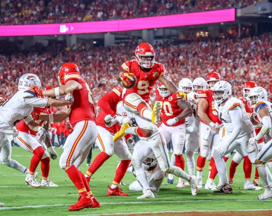 Sep 14, 2026: Kansas City Chiefs running back Kenneth Walker (9) scores a touchdown in the 4th quarter against the Denver Broncos in Kansas City, MO, USA; at Arrowhead Stadium. Mandatory Credit: -Cal Media Kansas City USA - ZUMAc04_ 20260914_zma_c04_065 Copyright: xRomanxPunox
