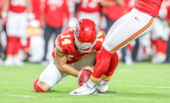 Sep 14, 2026: Kansas City Chiefs quarterback Garrett Nussmeier (14) sets the ball for a field goal against the Denver Broncos in Kansas City, MO, USA; at Arrowhead Stadium. Mandatory Credit: -Cal Media Kansas City USA - ZUMAc04_ 20260914_zma_c04_125 Copyright: xRomanxPunox
