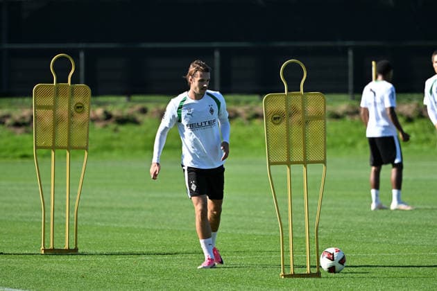 15.09.2026; Moenchengladbach; Fussball, Herren, Saison 2026 2027, Training Borussia Moenchengladbach Florian Neuhaus (Gladbach) DFL regulations prohibit any use of photographs as image sequences and or quasi-video. ista-Borussia-Park Nordrhein-Westfalen Deutschland