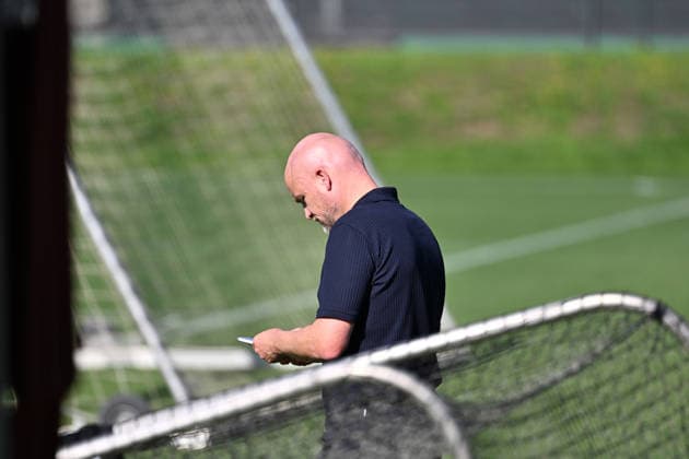 15.09.2026; Moenchengladbach; Fussball, Herren, Saison 2026 2027, Training Borussia Moenchengladbach Rouven Schroeder (Head of Sports, Gladbach) am Rande des Trainingsplatzes DFL regulations prohibit any use of photographs as image sequences and or quasi-video. ista-Borussia-Park Nordrhein-Westfalen Deutschland