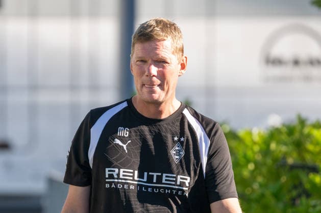 Markus Gellhaus (Borussia Moenchengladbach, Co-Trainer) auf dem Weg zum Trainingsplatz um das heutige Training vorzubereiten. Oeffentliches Training Borussia Moenchengladbach, Fussball, Bundesliga, Saison 2026 2027, 15.09.2026 oeffentliches Training Borussia Moenchengladbach, Fussball, Bundesliga, Saison 2026 2027, 15.09.2026 Moenchengladbach Copyright: xEibner-Pressefoto ThomasxHaeslerx EP_THR