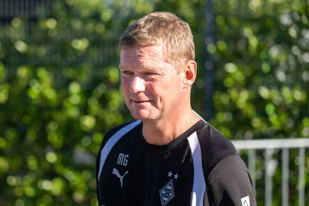Markus Gellhaus (Borussia Moenchengladbach, Co-Trainer) auf dem Weg zum Trainingsplatz. Oeffentliches Training Borussia Moenchengladbach, Fussball, Bundesliga, Saison 2026 2027, 15.09.2026 oeffentliches Training Borussia Moenchengladbach, Fussball, Bundesliga, Saison 2026 2027, 15.09.2026 Moenchengladbach Copyright: xEibner-Pressefoto ThomasxHaeslerx EP_THR