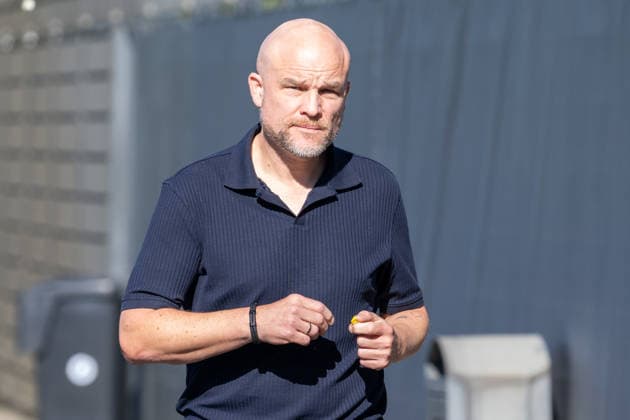 Rouven Schroeder (Borussia Moenchengladbach, Sportchef) auf dem Weg zu den Journalisten. Oeffentliches Training Borussia Moenchengladbach, Fussball, Bundesliga, Saison 2026 2027, 15.09.2026 oeffentliches Training Borussia Moenchengladbach, Fussball, Bundesliga, Saison 2026 2027, 15.09.2026 Moenchengladbach Copyright: xEibner-Pressefoto ThomasxHaeslerx EP_THR