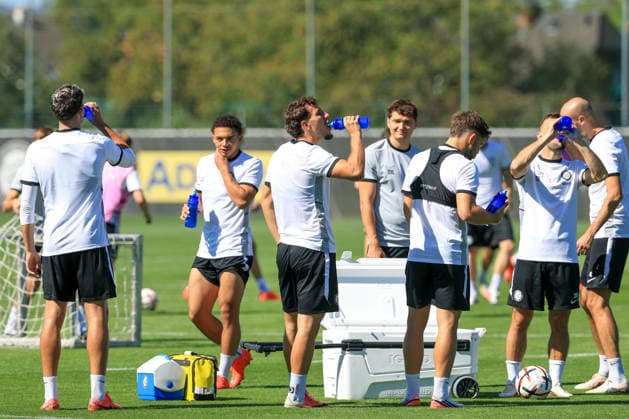 SOCCER - UEFA EL, Sturm vs Rennais GRAZ,AUSTRIA,15.SEP.26 - SOCCER - UEFA Europa League, Sturm Graz vs Stade Rennais FC, preview, training Sturm. Image shows the team of Sturm. Keywords: bottle.  GEPAxpictures xMarioxBuehner-Weinrauch