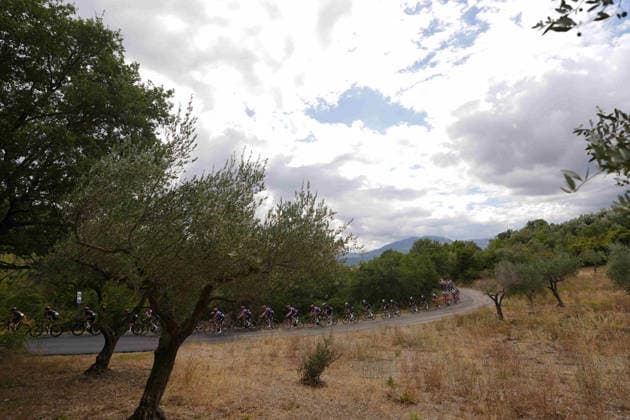 The pack rides cycles during during the Giro d™Abruzzo, stage 1 from Cupello to Casalincontrada (155 km) - Abruzzo, Italy - Tuesday, September 15, 2026. - cycling.  Copyright: xFabioxFerrari LaPressex