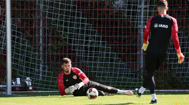 2026.09.15, Deutschland, Stuttgart, Fußball VfB Stuttgart Training, Dennis Seimen
