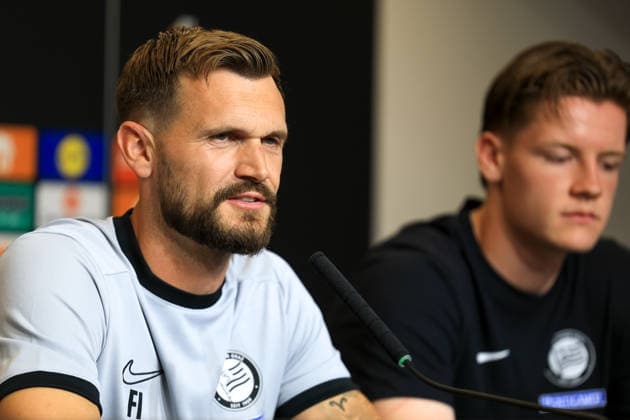 SOCCER - UEFA EL, Sturm vs Rennais GRAZ,AUSTRIA,15.SEP.26 - SOCCER - UEFA Europa League, Sturm Graz vs Stade Rennais FC, preview, press conference, PK, Pressekonferenz Sturm. Image shows head coach Fabio Ingolitsch and Luca Weinhandl (Sturm).  GEPAxpictures xMarioxBuehner-Weinrauch