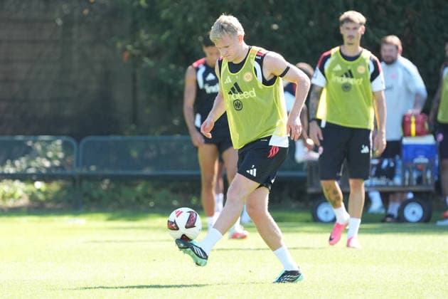 Jonathan Burkardt (Eintracht Frankfurt) - 15.09.2026 Bundesliga, Saison 26 27: Eintracht Frankfurt Training
