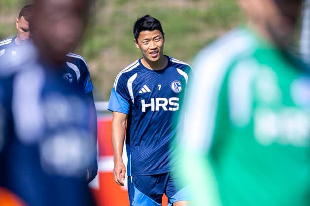 15.09.2026, Fussball, Training des FC Schalke 04. Hee-chan Hwang (FC Schalke 04). Gelsenkirchen Trainingsgelände FC Schalke 04 NRW Deutschland xRHR-FOTO YYx Copyright: RHR-FOTOx RHR-FOTO YY