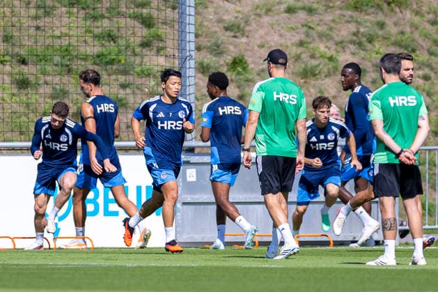15.09.2026, Fussball, Training des FC Schalke 04. Hee-chan Hwang (FC Schalke 04). Gelsenkirchen Trainingsgelände FC Schalke 04 NRW Deutschland xRHR-FOTO YYx Copyright: RHR-FOTOx RHR-FOTO YY