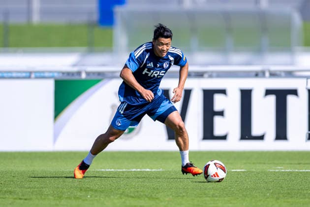 15.09.2026, Fussball, Training des FC Schalke 04. Hee-chan Hwang (FC Schalke 04). Gelsenkirchen Trainingsgelände FC Schalke 04 NRW Deutschland xRHR-FOTO YYx Copyright: RHR-FOTOx RHR-FOTO YY
