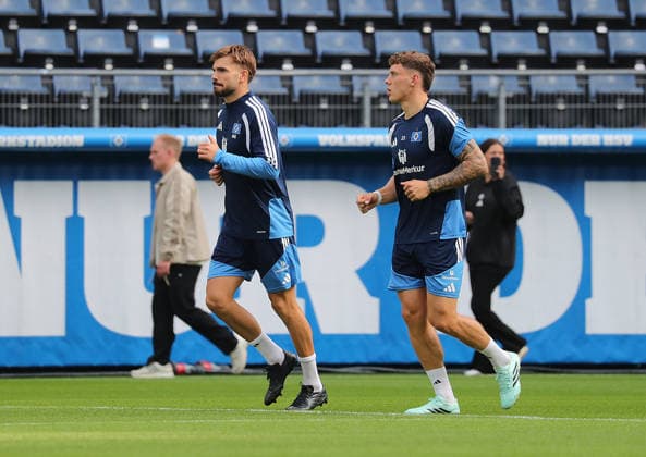 1. Training nach 4 Jahren Sperre, 44 HSV Mario Vuskovic Fussball, Herren, Saison 2026 2027,1.Liga, Volksparkstadion, Hamburger SV , Oeffentliches Training DFL REGULATIONS PROHIBIT ANY USE OF PHOTOGRAPHS AS IMAGE SEQUENCES AND OR QUASI-VIDEO.