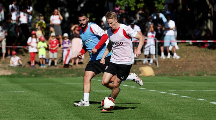 2026.09.15, Deutschland, Stuttgart, Fußball VfB Stuttgart Training, v.l. Deniz Undav (VfB), Chris Führich