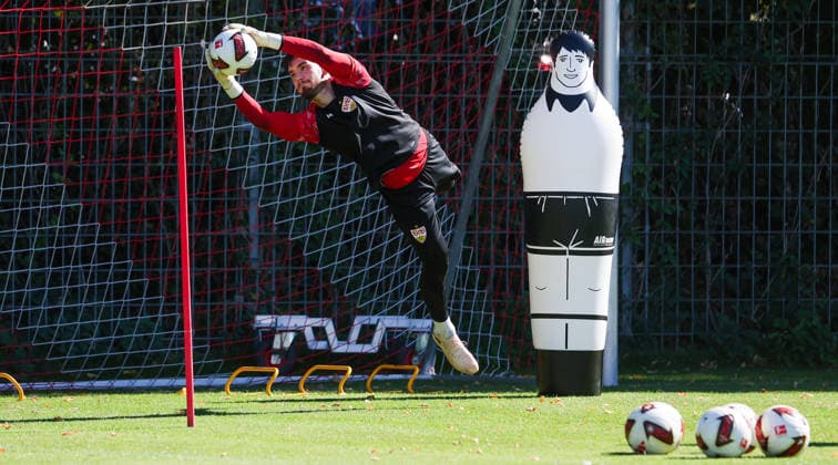 2026.09.15, Deutschland, Stuttgart, Fußball VfB Stuttgart Training, Dennis Seimen
