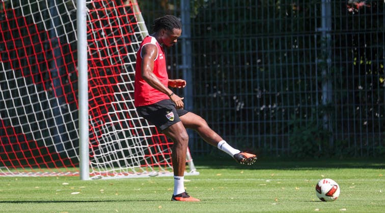 2026.09.15, Deutschland, Stuttgart, Fußball VfB Stuttgart Training, Dan-Axel Zagadou