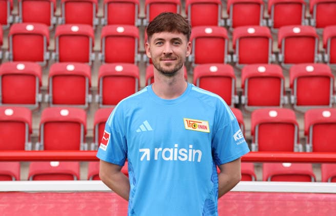 Torwart Carl Klaus ; 1.FC Union Berlin FCU Fußball 1.BL Bundesliga Porträttermin Saison 2026 2027 Headshot, Porträt, Portrait, Vorstellung, Präsentation, Pressetermin, GER 15.09.2026