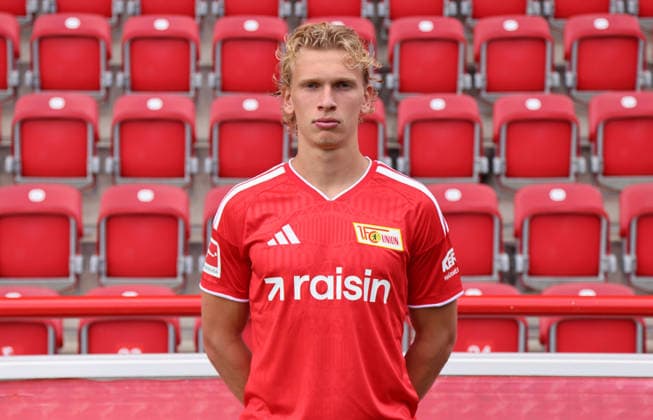 Leopold Querfeld ; 1.FC Union Berlin FCU Fußball 1.BL Bundesliga Porträttermin Saison 2026 2027 Headshot, Porträt, Portrait, Vorstellung, Präsentation, Pressetermin, GER 15.09.2026