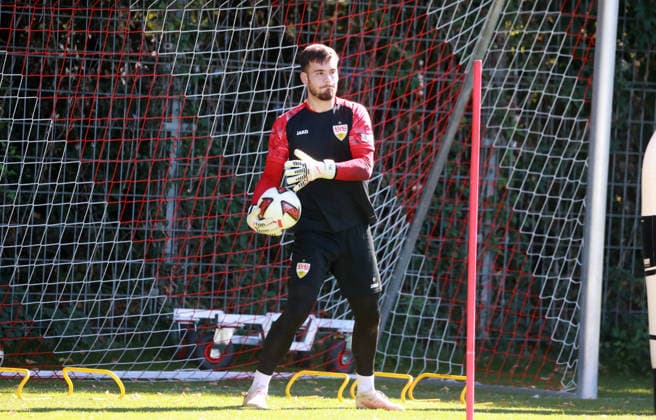 15.09.26 VfB Stuttgart Training Deutschland, Stuttgart, 15.09.2026, Fussball, Bundesliga, Saison 2026 2027, VfB Stuttgart Training: Dennis Seimen.