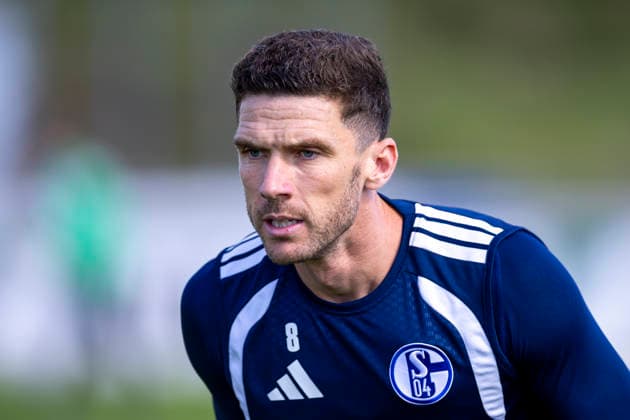 15.09.2026, Fussball, Training des FC Schalke 04. Robin Gosens (FC Schalke 04). Gelsenkirchen Trainingsgelände FC Schalke 04 NRW Deutschland xRHR-FOTO YYx Copyright: RHR-FOTOx RHR-FOTO YY