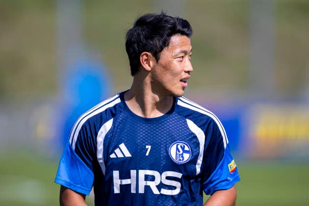 15.09.2026, Fussball, Training des FC Schalke 04. Hee-chan Hwang (FC Schalke 04). Gelsenkirchen Trainingsgelände FC Schalke 04 NRW Deutschland xRHR-FOTO YYx Copyright: RHR-FOTOx RHR-FOTO YY