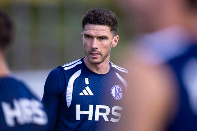 15.09.2026, Fussball, Training des FC Schalke 04. Robin Gosens (FC Schalke 04). Gelsenkirchen Trainingsgelände FC Schalke 04 NRW Deutschland xRHR-FOTO YYx Copyright: RHR-FOTOx RHR-FOTO YY