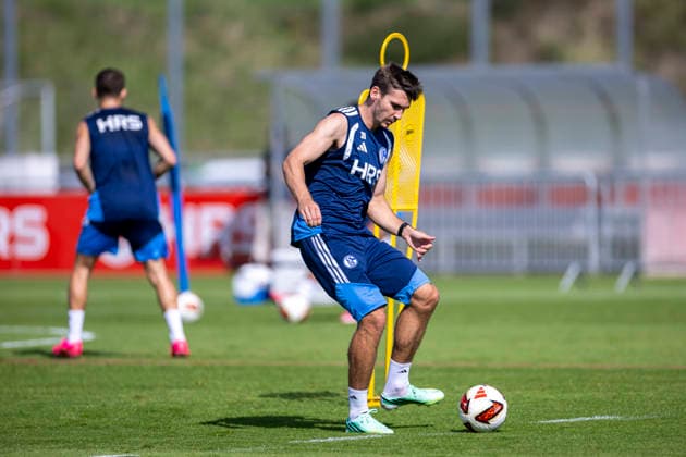 15.09.2026, Fussball, Training des FC Schalke 04. Maximilian Wöber (FC Schalke 04). Gelsenkirchen Trainingsgelände FC Schalke 04 NRW Deutschland xRHR-FOTO YYx Copyright: RHR-FOTOx RHR-FOTO YY
