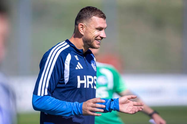 15.09.2026, Fussball, Training des FC Schalke 04. Edin Dzeko (FC Schalke 04). Gelsenkirchen Trainingsgelände FC Schalke 04 NRW Deutschland xRHR-FOTO YYx Copyright: RHR-FOTOx RHR-FOTO YY