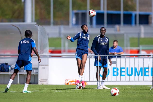 15.09.2026, Fussball, Training des FC Schalke 04. v. l. Moussa Sylla (FC Schalke 04), Bryan Lasme (FC Schalke 04). Gelsenkirchen Trainingsgelände FC Schalke 04 NRW Deutschland xRHR-FOTO YYx Copyright: RHR-FOTOx RHR-FOTO YY