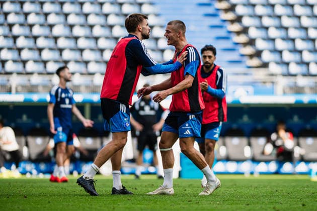 Training Hamburger SV, 15.09.2026 Mario Vuskovic (Hamburger SV, 44) ist wieder im Training, zusammen mit Miro Muheim (Hamburger SV, 28); Fußball, Training, Rückkehr Mario Vuskovic: Training Hamburger SV am 15.09.2026 im Volksparkstadion, Hamburg DFL REGULATIONS PROHIBIT ANY USE OF PHOTOGRAPHS AS IMAGE SEQUENCES AND OR QUASI-VIDEO. Copyright: xBEAUTIFULxSPORTS Tonhäuserx