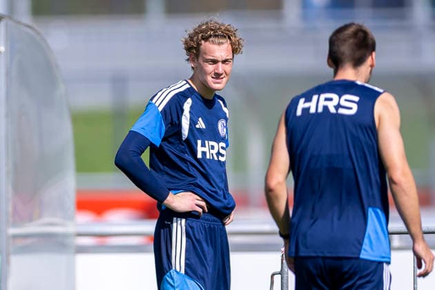 15.09.2026, Fussball, Training des FC Schalke 04. Torwart Max Weiland (FC Schalke 04 U23). Gelsenkirchen Trainingsgelände FC Schalke 04 NRW Deutschland xRHR-FOTO YYx Copyright: RHR-FOTOx RHR-FOTO YY
