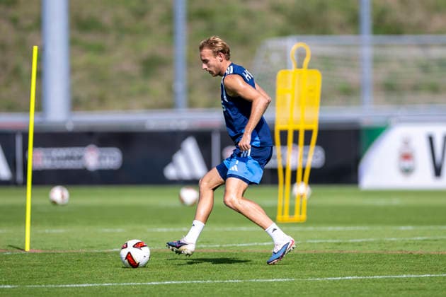 15.09.2026, Fussball, Training des FC Schalke 04. Timo Becker (FC Schalke 04). Gelsenkirchen Trainingsgelände FC Schalke 04 NRW Deutschland xRHR-FOTO YYx Copyright: RHR-FOTOx RHR-FOTO YY