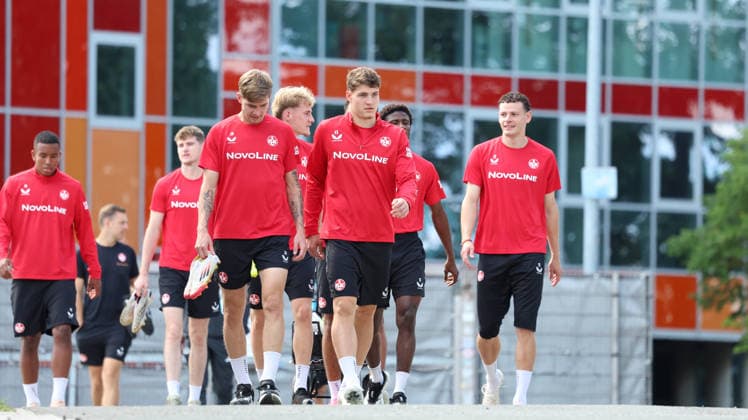 15.09.2026, xrekx, Fussball 2.Bundesliga , 1.FC Kaiserslautern - Training v.l. Paul Joly (1.FC Kaiserslautern) Milos Lukovic (1.FC Kaiserslautern) Erencan YardÄ±mc (1.FC Kaiserslautern) Kaiserslautern