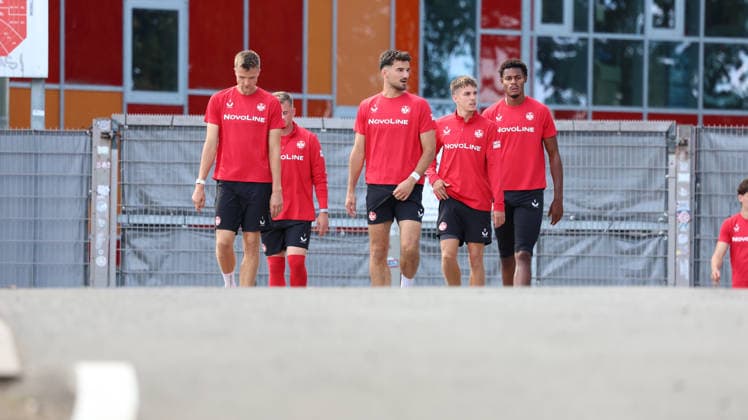 15.09.2026, xrekx, Fussball 2.Bundesliga , 1.FC Kaiserslautern - Training v.l. Fabian Kunze (1.FC Kaiserslautern) Marlon Ritter (1.FC Kaiserslautern) Ivan Prtajin (1.FC Kaiserslautern) Mario Sauer (1.FC Kaiserslautern) Kelven Frees (1.FC Kaiserslautern) Kaiserslautern