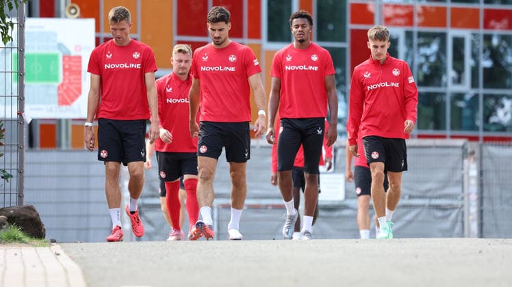 15.09.2026, xrekx, Fussball 2.Bundesliga , 1.FC Kaiserslautern - Training v.l. . Fabian Kunze (1.FC Kaiserslautern) Marlon Ritter (1.FC Kaiserslautern) Ivan Prtajin (1.FC Kaiserslautern) Mario Sauer (1.FC Kaiserslautern) Kelven Frees (1.FC Kaiserslautern) Kaiserslautern