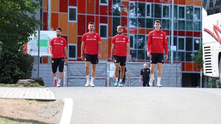 15.09.2026, xrekx, Fussball 2.Bundesliga , 1.FC Kaiserslautern - Training v.l. Semih Sahin (1.FC Kaiserslautern) Mergim Berisha (1.FC Kaiserslautern) Simon Asta (1.FC Kaiserslautern) Jacob Rasmussen (1.FC Kaiserslautern) Kaiserslautern