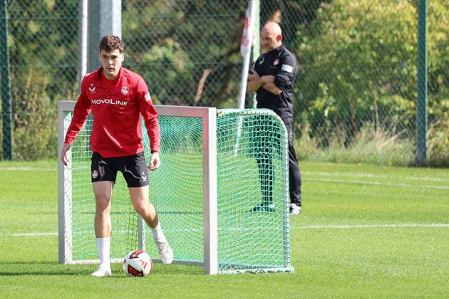 15.09.2026, xrekx, Fussball 2.Bundesliga , 1.FC Kaiserslautern - Training v.l. Jacob Rasmussen (1.FC Kaiserslautern) Torsten Lieberknecht Trainer (1.FC Kaiserslautern) Kaiserslautern