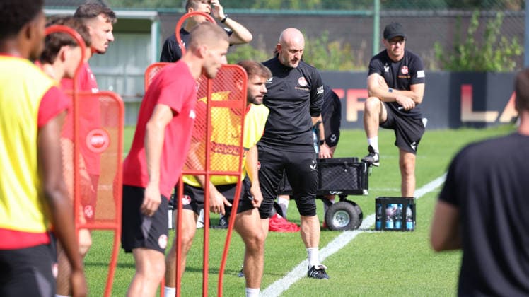 15.09.2026, xrekx, Fussball 2.Bundesliga , 1.FC Kaiserslautern - Training v.l. Torsten Lieberknecht Trainer (1.FC Kaiserslautern) Kaiserslautern