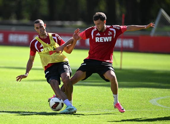 15.09.2026, xophax, Fussball 1.Bundesliga, 1.FC Koeln Training . Ellyes Skhiri , links ( 1.FC Köln ) und Luca Waldschmidt ( 1.FC Köln ) (DFL DFB REGULATIONS PROHIBIT ANY USE OF PHOTOGRAPHS as IMAGE SEQUENCES and or QUASI-VIDEO) Koeln