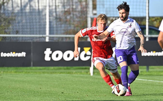 15.09.2025 - Fussball - Saison 2025 2026 - Regionalliga Bayern - 09. Spieltag: 1. FC Nürnberg II FCN ( Club) - TSV Schwaben Augsburg - MeZi - xmexzix - Leonard Gjini (3, 1. FC Nürnberg FCN II ) Levis Schaber (30, Schwaben Augsburg, rechts )