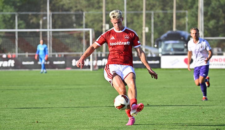 15.09.2025 - Fussball - Saison 2025 2026 - Regionalliga Bayern - 09. Spieltag: 1. FC Nürnberg II FCN ( Club) - TSV Schwaben Augsburg - MeZi - xmexzix - Levin Chiumento (9, 1. FC Nürnberg FCN II ) erzielt Treffer Tor Torschuß zum 1:0