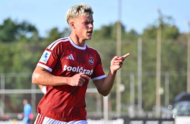 15.09.2025 - Fussball - Saison 2025 2026 - Regionalliga Bayern - 09. Spieltag: 1. FC Nürnberg II FCN ( Club) - TSV Schwaben Augsburg - MeZi - xmexzix - Torjubel Jubel Freude nach Treffer Tor Torschuß zum 1:0 durch Levin Chiumento (9, 1. FC Nürnberg FCN II )