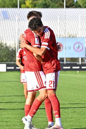 15.09.2025 - Fussball - Saison 2025 2026 - Regionalliga Bayern - 09. Spieltag: 1. FC Nürnberg II FCN ( Club) - TSV Schwaben Augsburg - MeZi - xmexzix - Torjubel Jubel Freude nach Treffer Tor Torschuß zum 2:0 durch Pascal Fuchs (6, 1. FC Nürnberg FCN II ) mit Nizar Üstel Uestel (21, 1. FC Nürnberg FCN II, rechts )