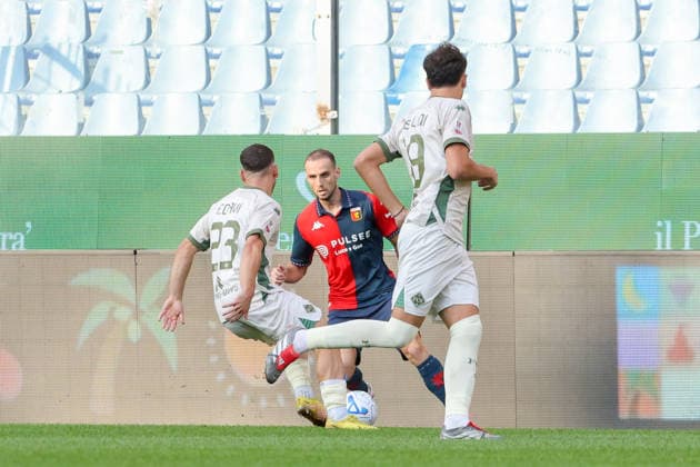 GenoaÕs Mario Mitaj fights for the ball with Sudtirol s Federico Davi during the Italian Cup soccer match between Genoa and Sudtirol at the Luigi Ferraris Stadium in Genoa, Italy - Tuesday, September 15, 2026. - Soccer .  Copyright: xTanoxPecoraro LaPressex