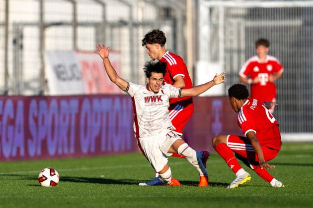Aris Malaj 11 (FC Augsburg II), David Michael Santos Daiber 6 (FC Bayern Muenchen Amatuere), Cassiano Tomas Kiala 4 (FC Bayern Muenchen Amatuere), FC Bayern II vs. FC Augsburg II, Fussball, Regionalliga Bayern, 9. Spieltag, 15.09.2026 DFB regulations prohibit any use of photographs as image sequences and or quasi-video Muenchen Bayern Deutschland