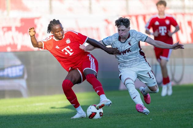 Richard Ajavi 3 (FC Bayern Muenchen Amatuere), Felix Guha 13 (FC Augsburg II), FC Bayern II vs. FC Augsburg II, Fussball, Regionalliga Bayern, 9. Spieltag, 15.09.2026 DFB regulations prohibit any use of photographs as image sequences and or quasi-video Muenchen Bayern Deutschland